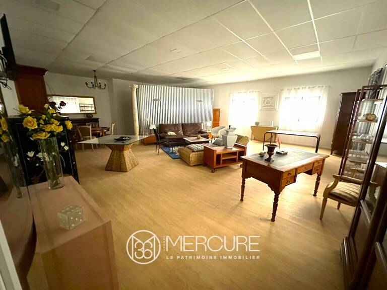 BATIMENT COMMERCIAL ou INDUSTRIEL de 672 M² — photo 1