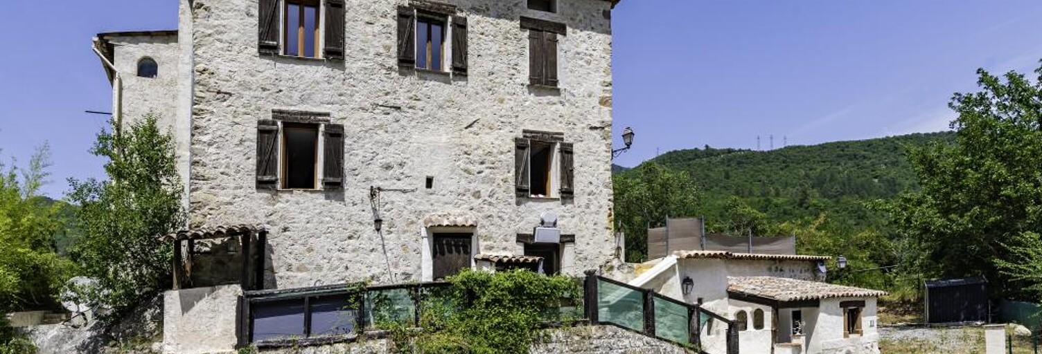 Maison 18 Pièces 239 m² à vendre à Villars-sur-Var (06710)