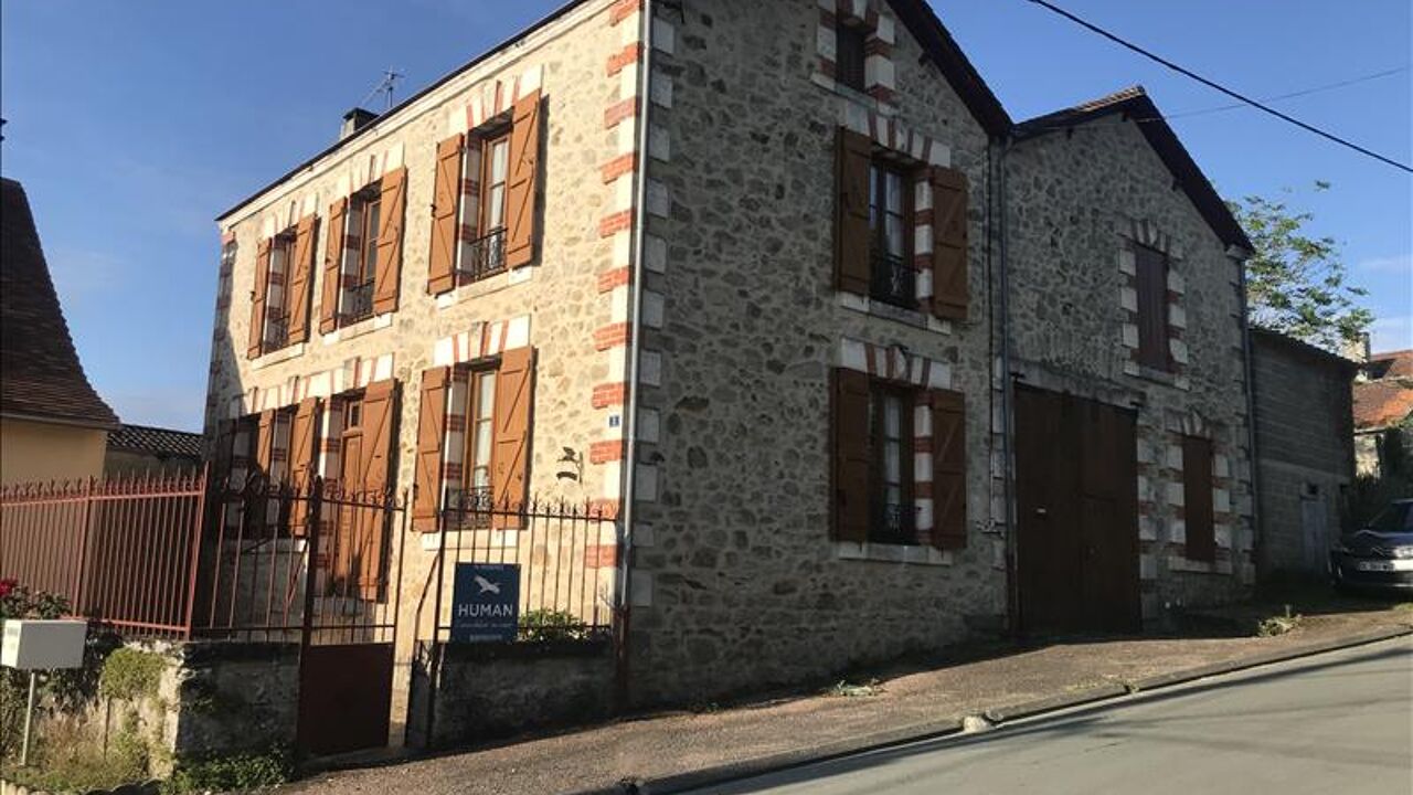 maison 4 pièces 114 m2 à vendre à Saint-Saud-Lacoussière (24470)