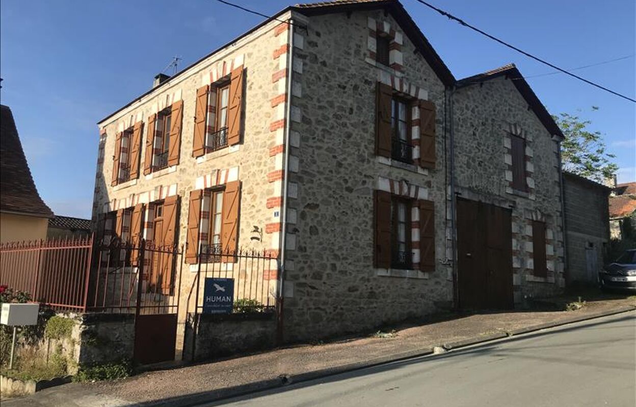 maison 4 pièces 114 m2 à vendre à Saint-Saud-Lacoussière (24470)