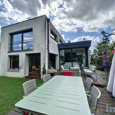 Maison 6 pièces 248 m²