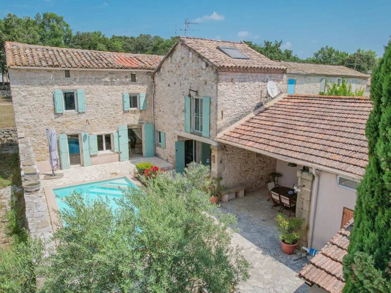 Maison de village en pierre avec cour et piscine — photo 1