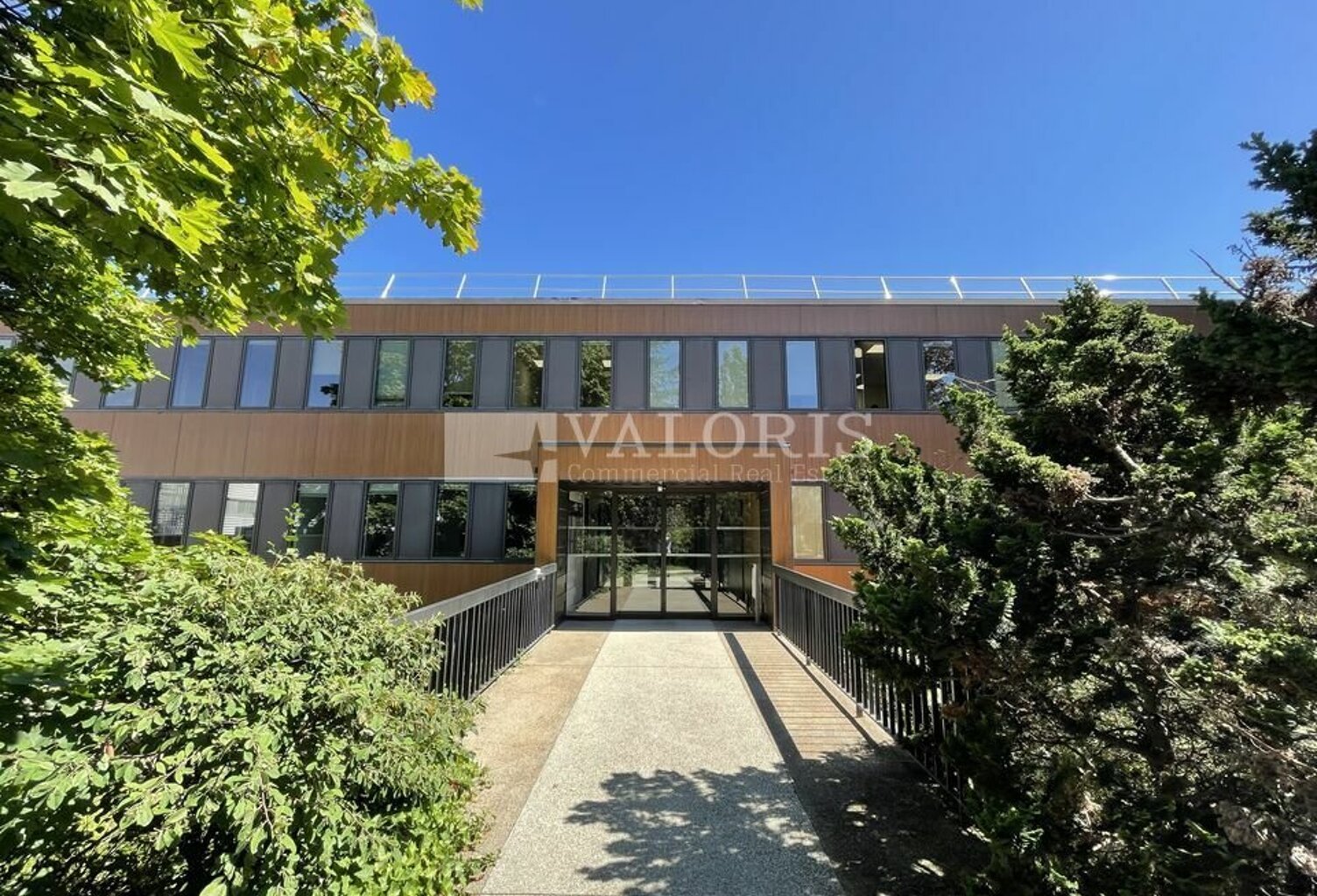 BUREAUX à LOUER — photo 1