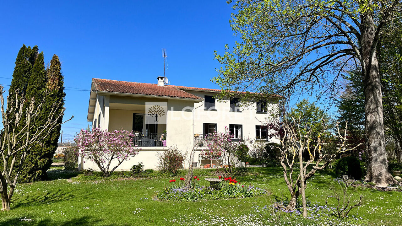 maison 8 pièces 195 m2 à vendre à Saint-Nicolas-de-la-Grave (82210)