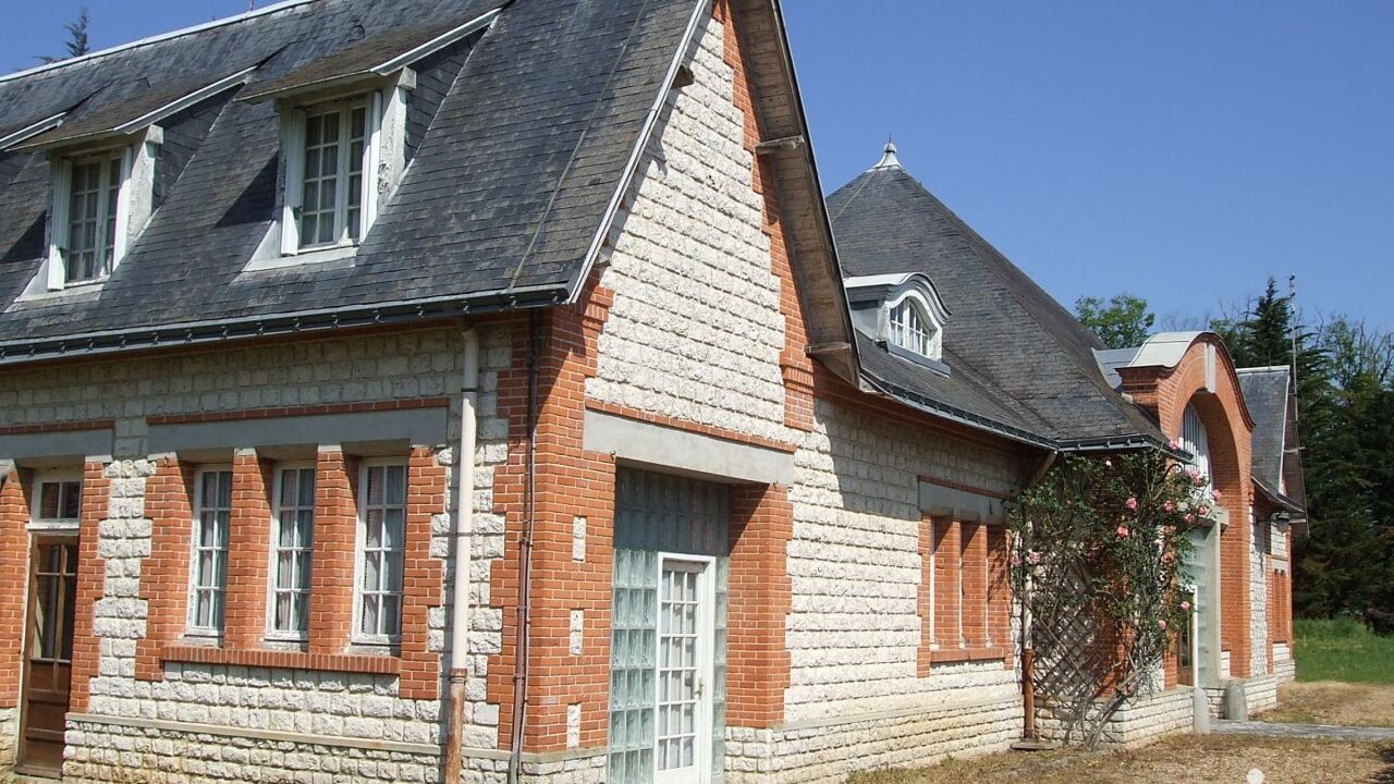 immeuble  pièces 546 m2 à vendre à Les Bois-d'Anjou (49250)