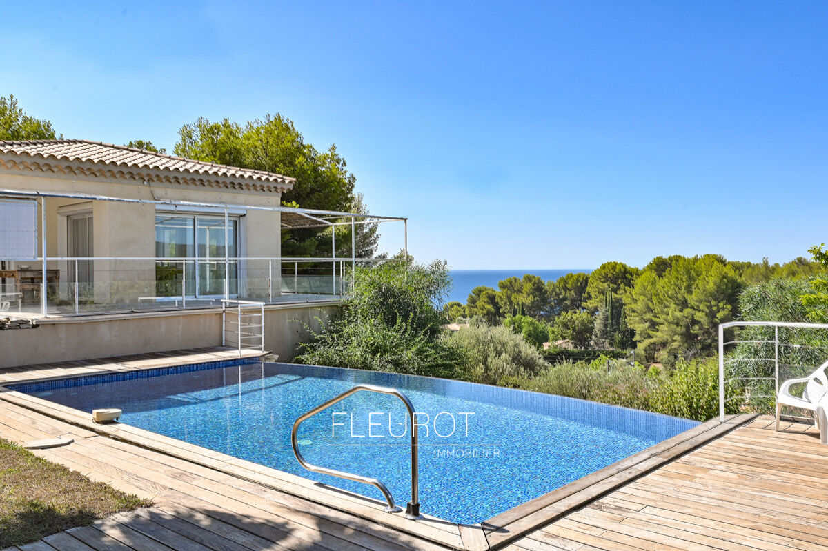 Villa / Maison 8 pièces  à vendre La Ciotat 13600