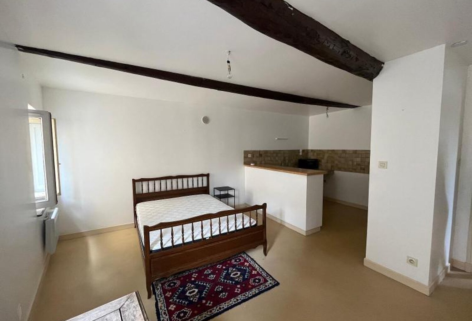 Location appartement 1 pièce 31 m² à Valréas (84600) — photo 1