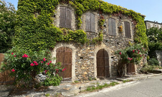 Maison 5 Pièces 250 m² à vendre à Santa-Maria-Poggio (20221)