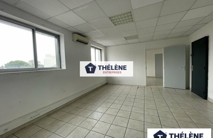 BUREAUX à LOUER — photo 2