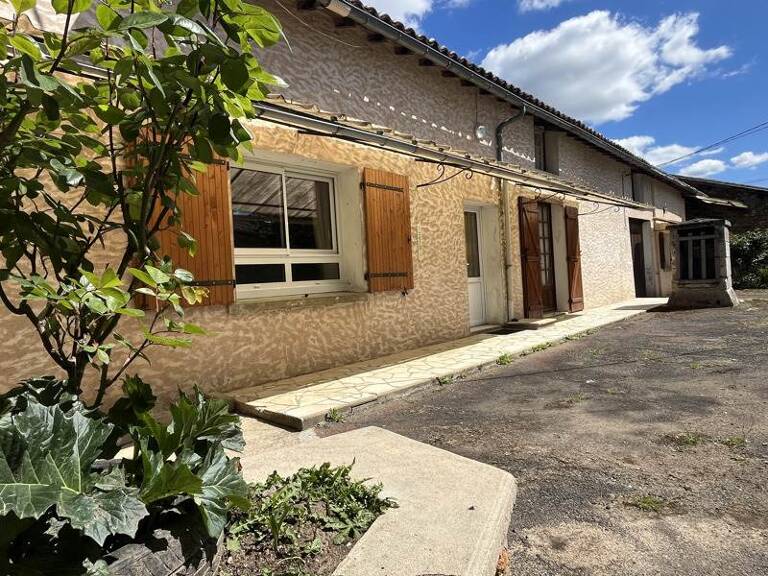 Maison en pierre de 8 pièces principales — photo 1
