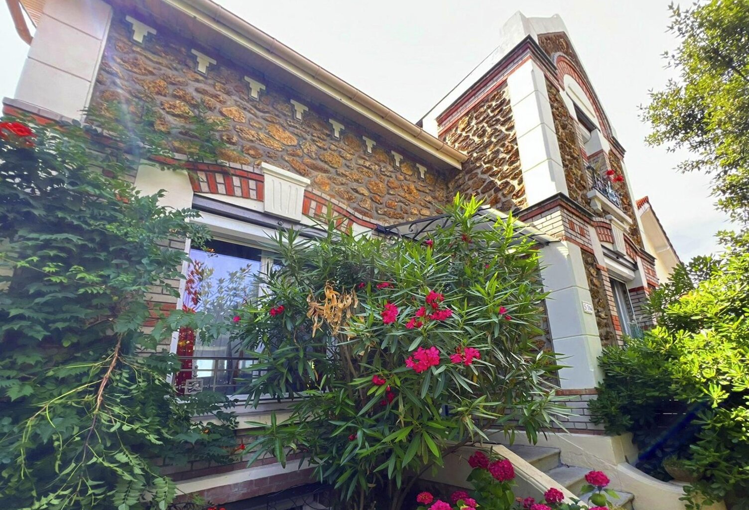 Superbe meulière rénovée (DPE B) — photo 1