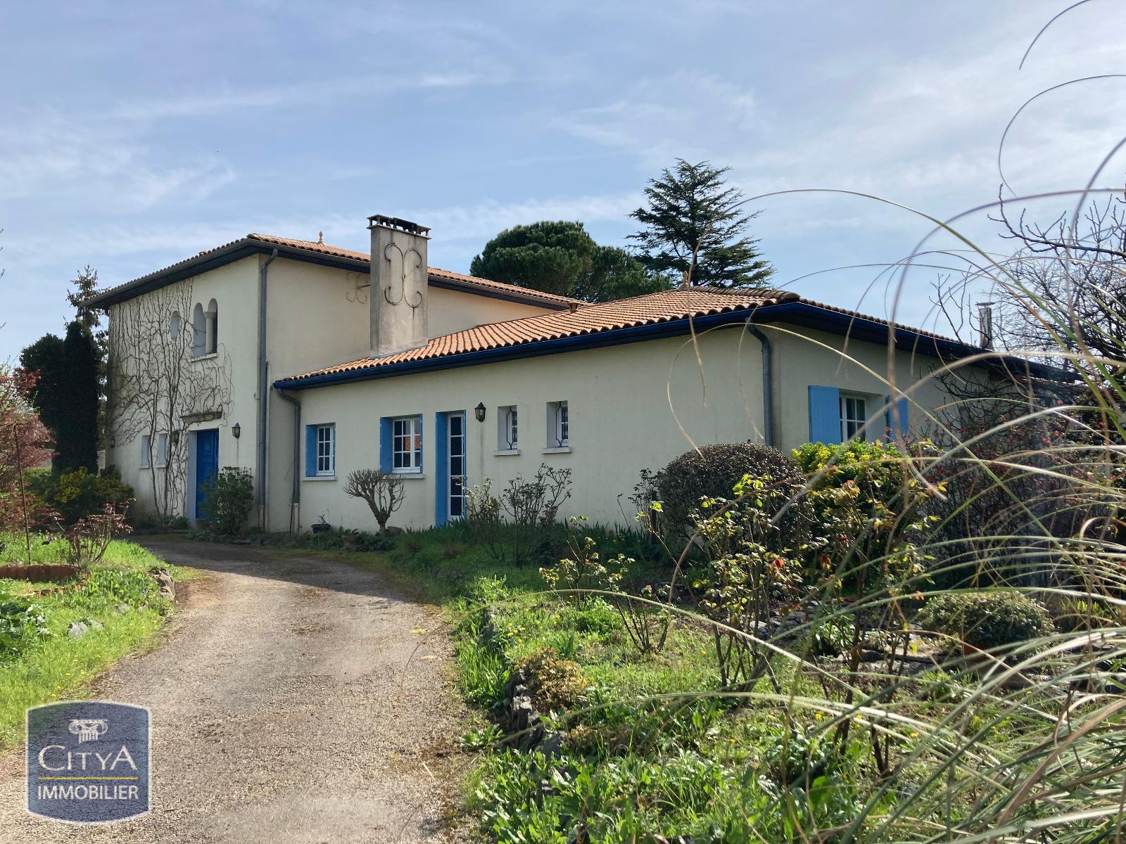 Villa / Maison 12 pièces  à vendre Niort 79000