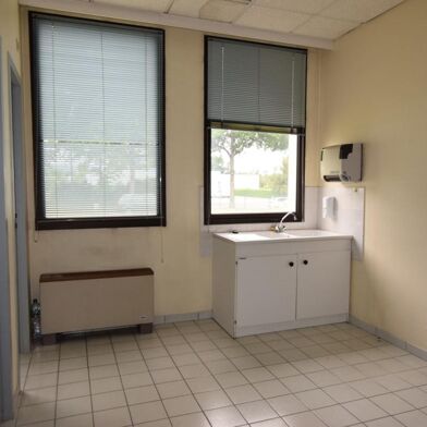 Commerce 3 pièces 700 €