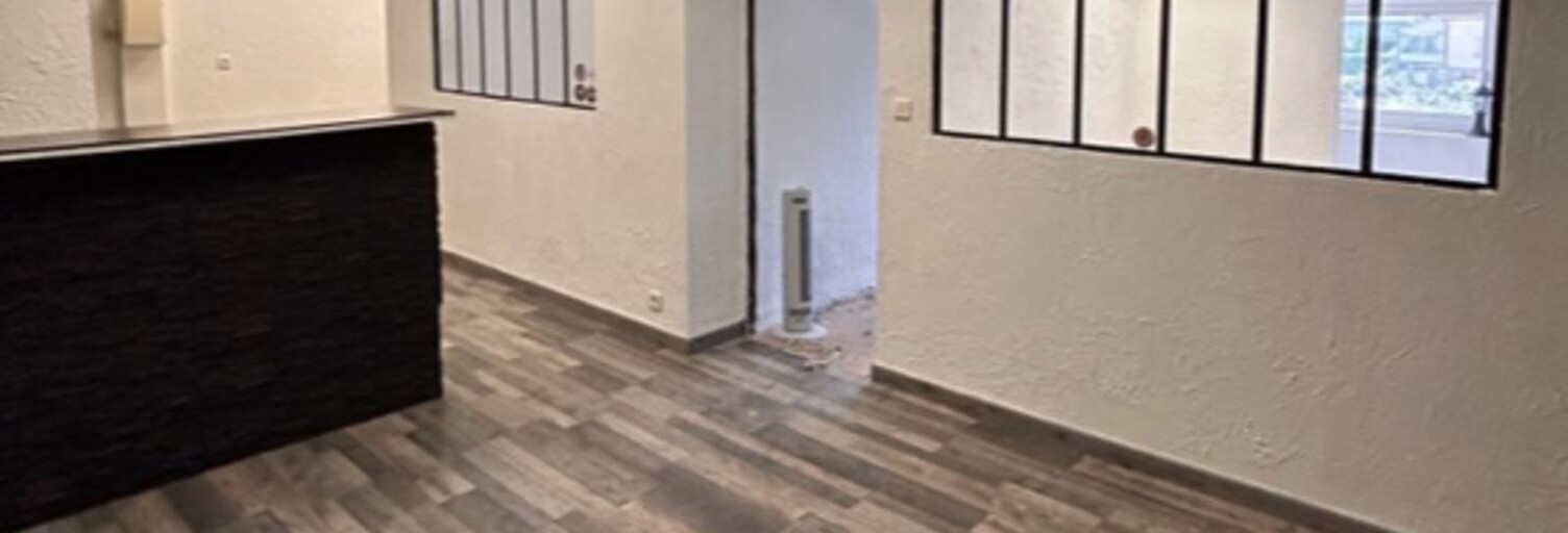 Commerce  72 m² à louer à Montauroux (83440)