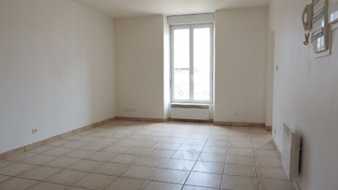 appartement 3 pièces 70 m2 à louer à Sévérac-le-Château (12150)