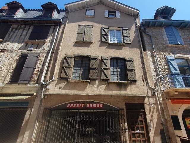 Immeuble à rénover — photo du bien