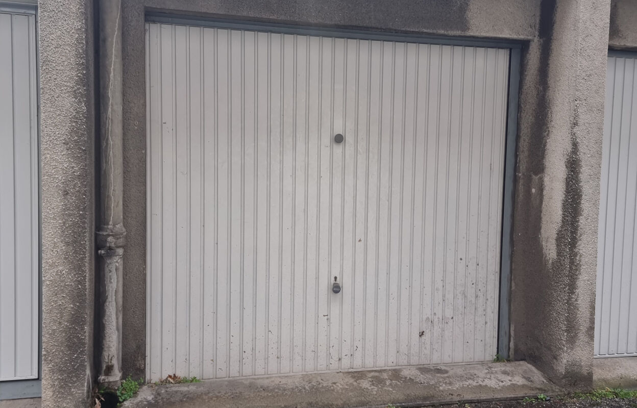 garage  pièces  m2 à louer à Grenoble (38100)