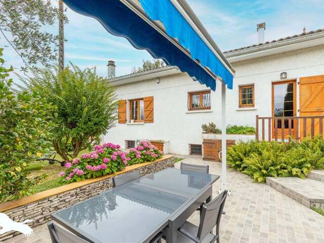 Villa de 6 pièces principales — photo du bien