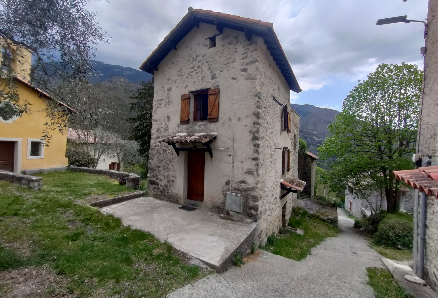 Maison 3 pièces - jardin 208m2 - parkings — photo 1