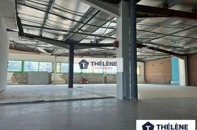 Commerce  4256000 €