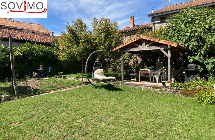 MAISON DE VILLAGE, 5 CHAMBRES, GRANGE ET JARDIN ATTENANTS — photo 3