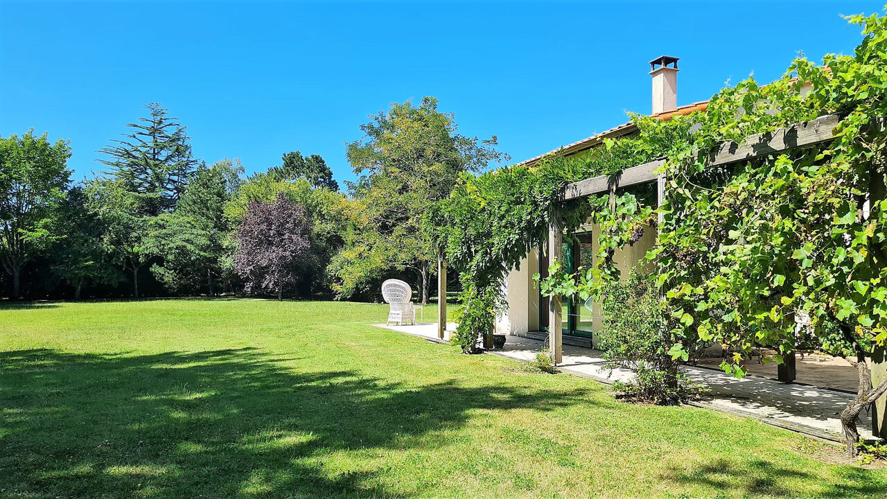 maison 6 pièces 240 m2 à vendre à Saint-Sulpice-de-Royan (17200)