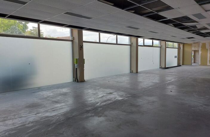 Local commercial - 310m ² — photo 2
