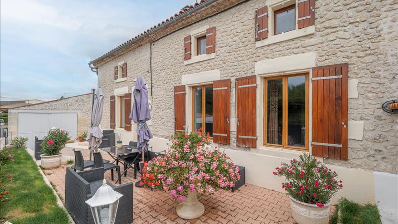 maison 6 pièces 218 m2 à vendre à Belluire (17800)