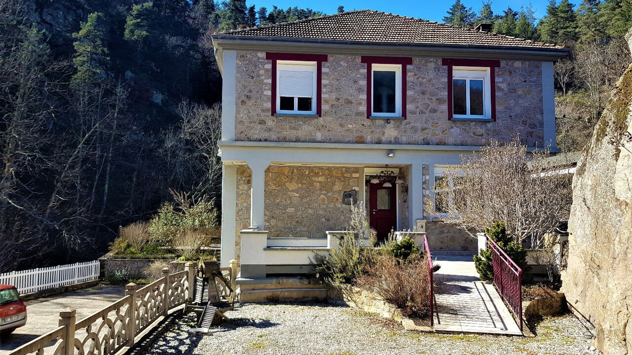 maison 7 pièces 203 m2 à vendre à Lamastre (07270)