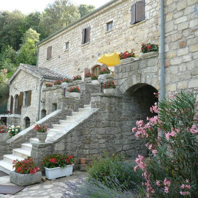 Maison 9 pièces 877000 €