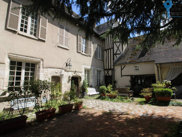 Dpt Eure (27) à vendre Hôtel particulier des XIV et XVème si — photo du bien