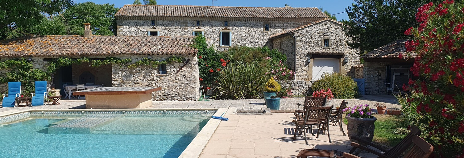 Maison 8 Pièces 300 m² à vendre à Saint-Quentin-la-Poterie (30700)