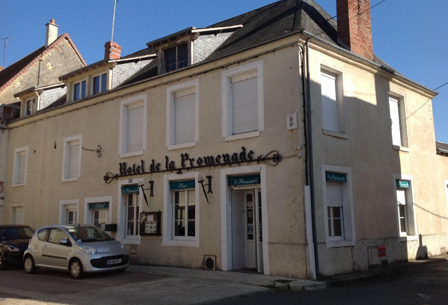 Vente commerce   Saint-Gaultier (36800) — photo 1