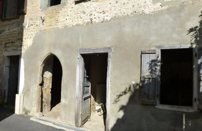 À vendre, prix en baisse! Trie sur Baise (Hautes Pyrénées) Maison de ville historique à rénover. A quelques pas des commerces et services — photo 2