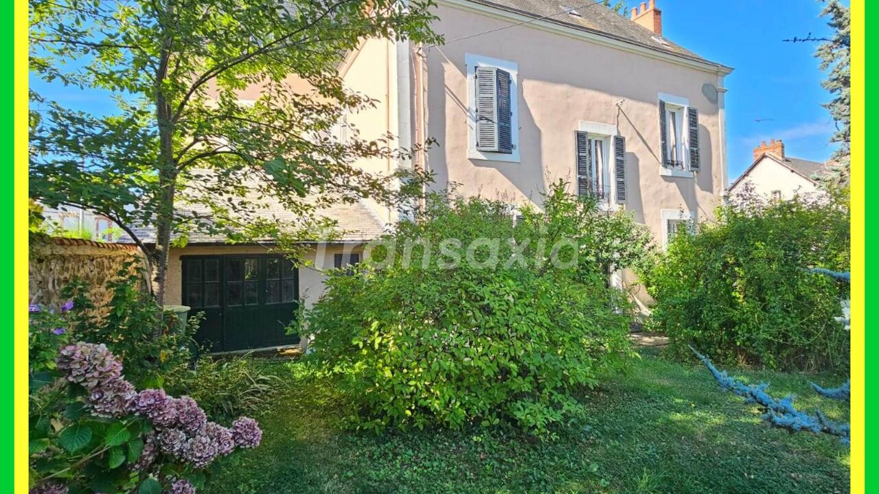 maison 12 pièces 300 m2 à vendre à Néris-les-Bains (03310)