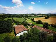 Très belle propriété au calme avec vues magnifiques, 2 maisons (fort potentiel gîte et chambre d'hôtes), dépendances et installations équestres sur plus de 4 ha à vendre proche de Montesquiou, Gers — photo 4