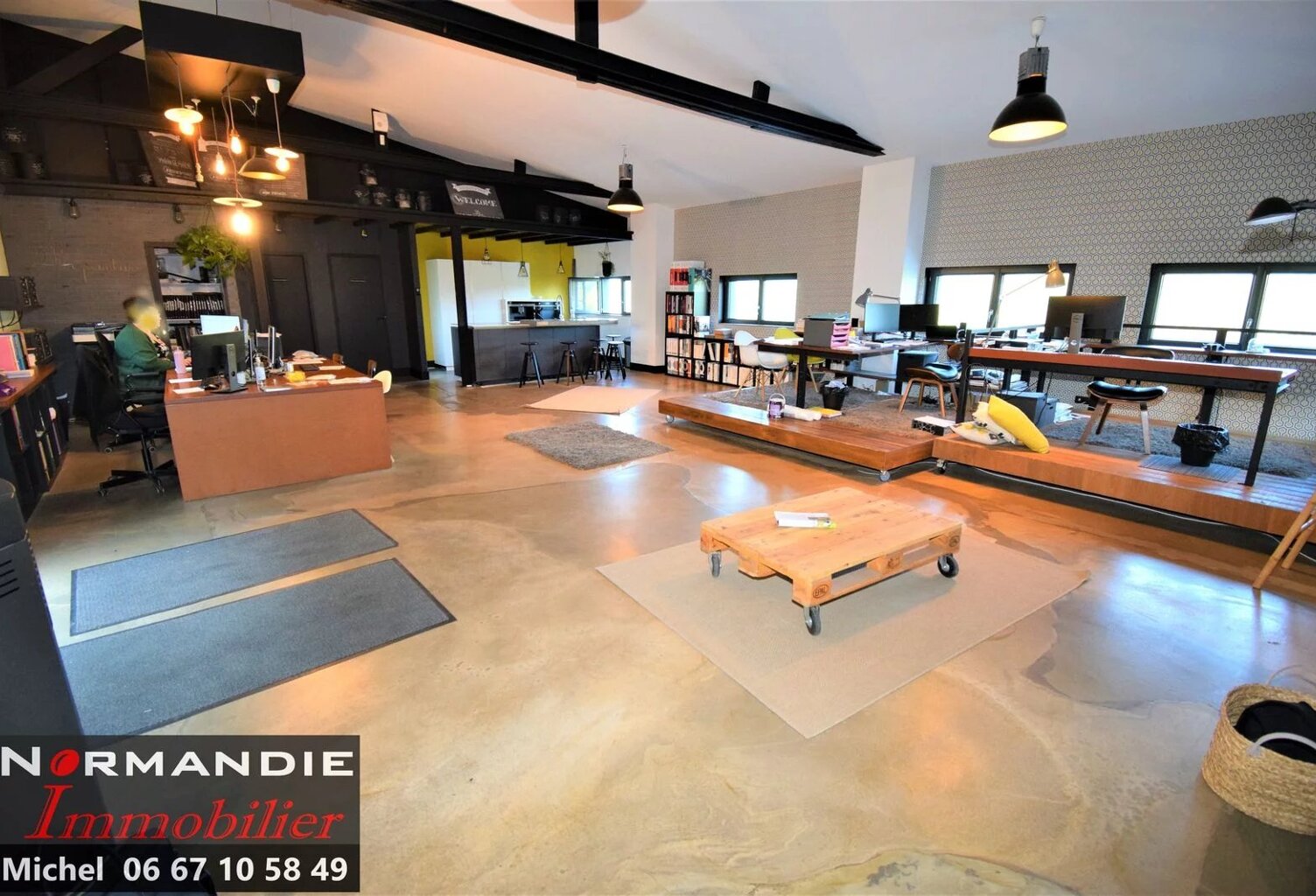 Local commercial — photo 1
