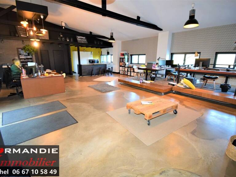 Local commercial — photo 1