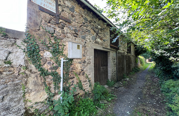 A VENDRE - Ancienne écurie avec terrain attenant - 85 m² développés - SAINT GENIEZ D'OLT — photo 4