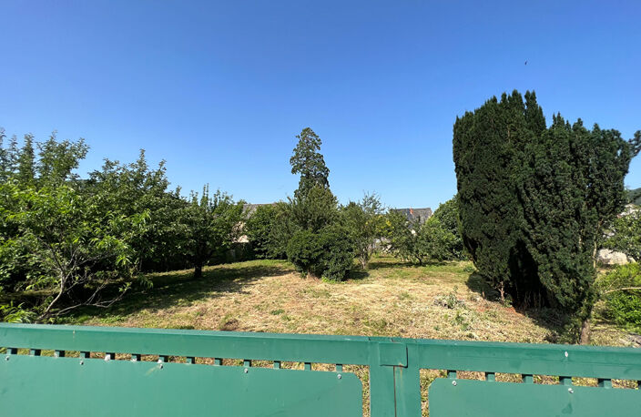 A VENDRE - Terrain à bâtir au coeur du village - 634 m² - SAINT GENIEZ D'OLT — photo 4