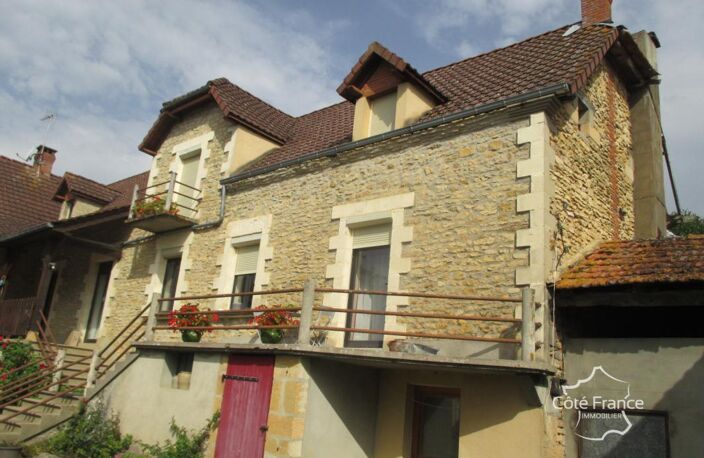 DORDOGE-TAMNIES- PROPRIETE AGRICOLE — photo 2
