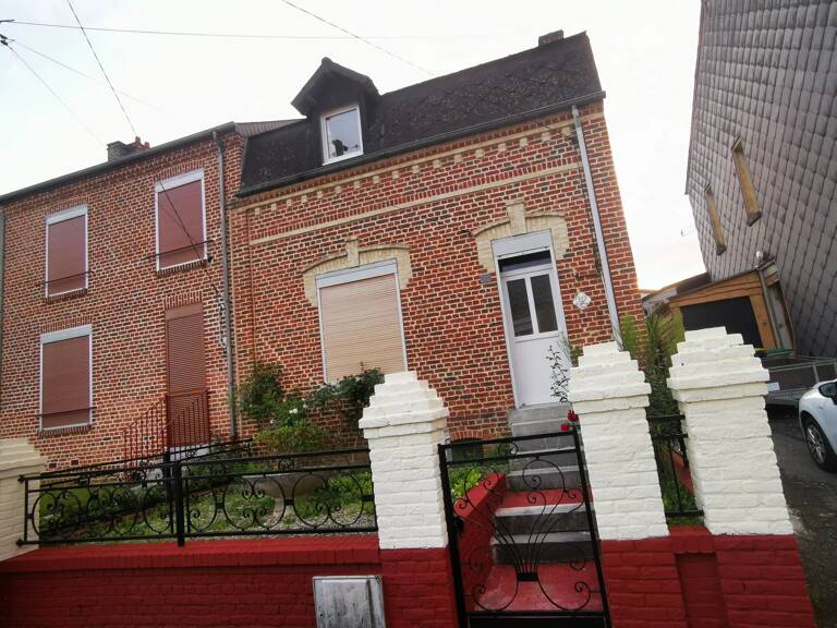 Maison   à vendre  — photo 1