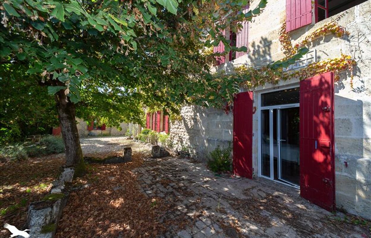 maison 10 pièces 354 m2 à vendre à Civrac-de-Blaye (33920)