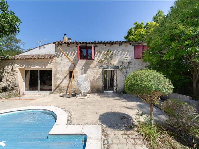 Maison en pierre de 10 pièces principales — photo du bien