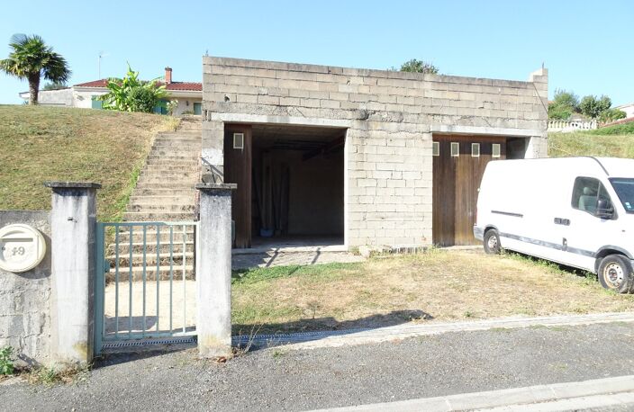 Garage — photo 2