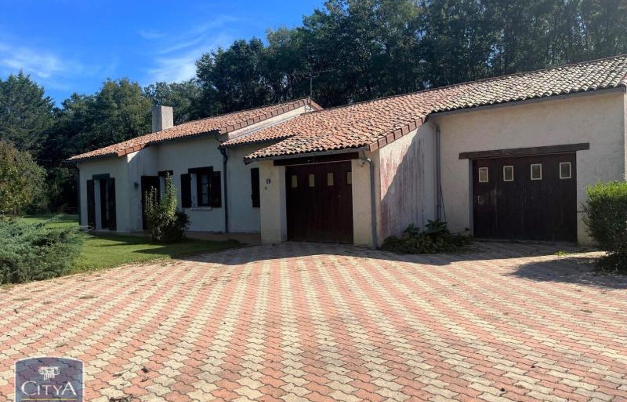 maison 4 pièces 135 m2 à vendre à Coulombiers (86600)