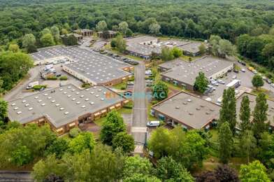 Local industriel  4456 €