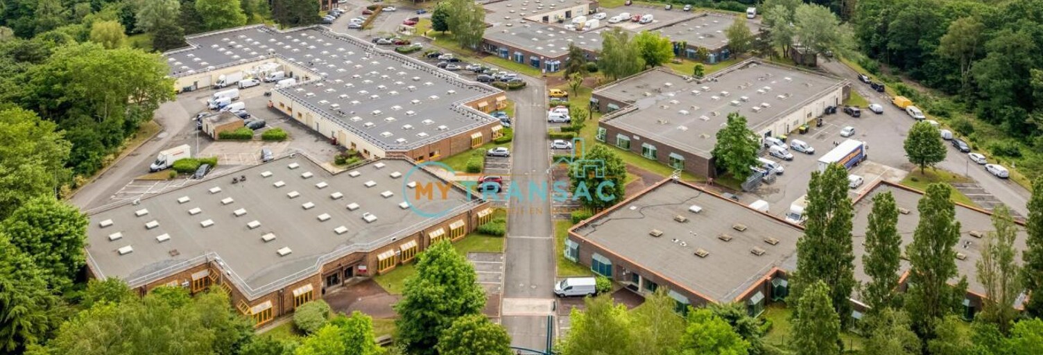 Local industriel  302 m² à louer à Croissy-Beaubourg (77183)