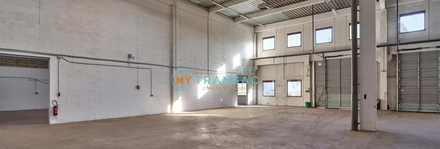 Local industriel  284 m² à louer à Lognes (77185)