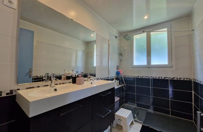 MILIZAC .GRANDE MAISON FAMILIALE T7 — photo 4